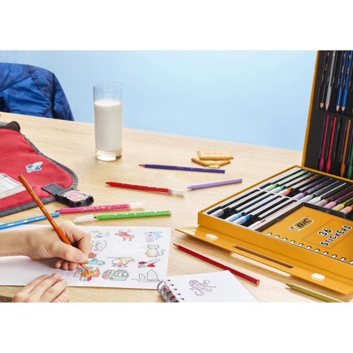 Malette de coloriage pour enfant bébé feutres et crayons