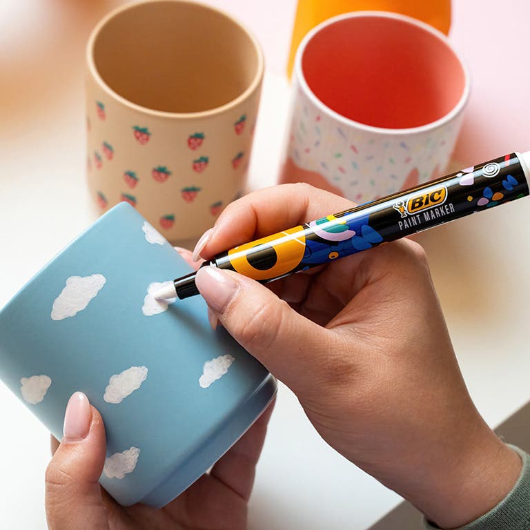 Décoration de mug avec les BIC intensity PaintMarker